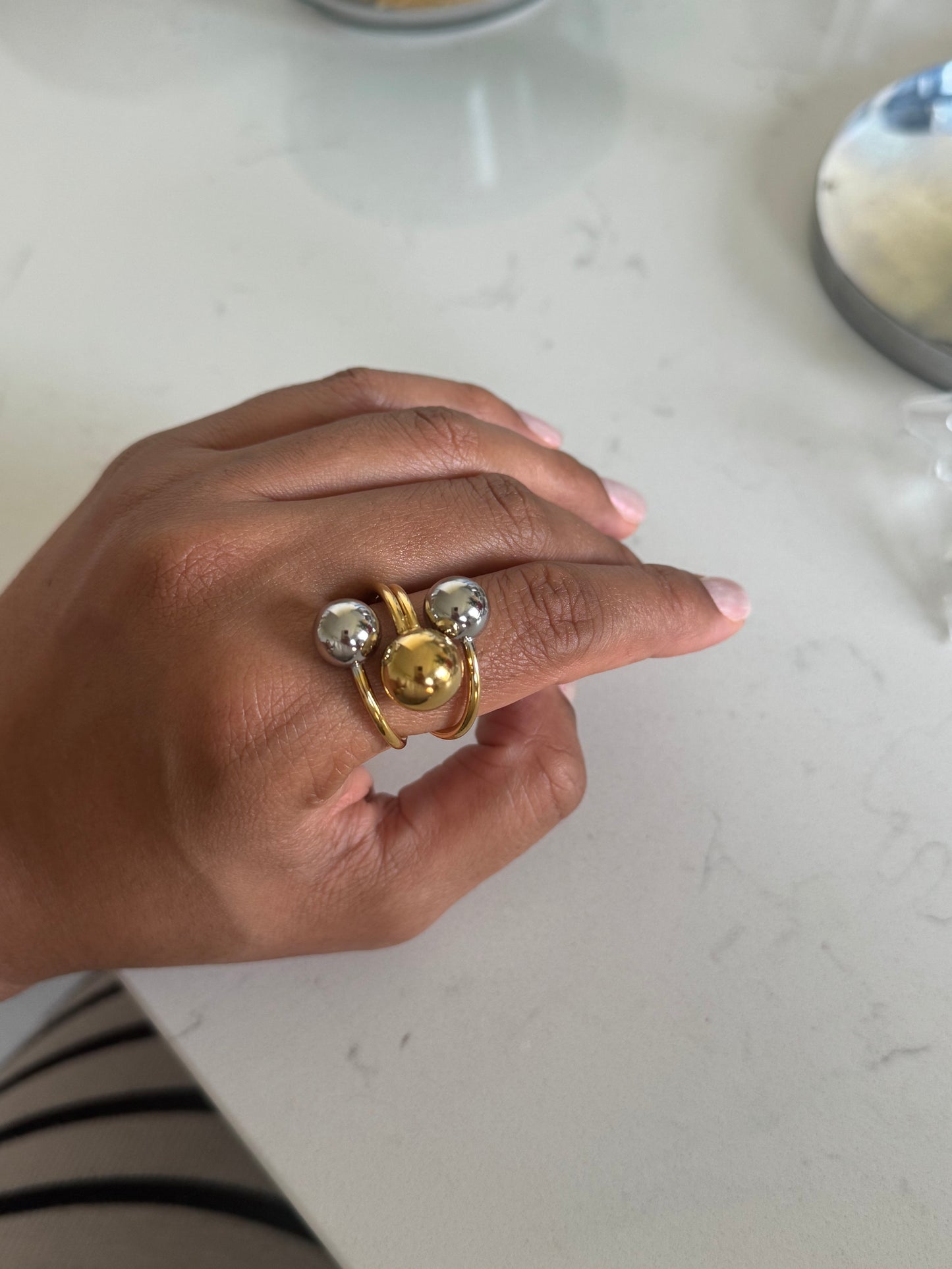 Spheres ring