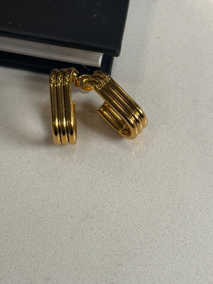 April earrings