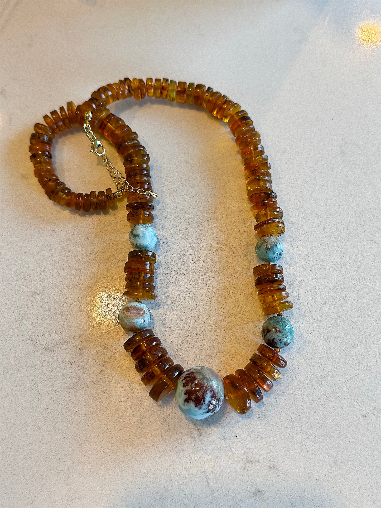 Roots Neckacles