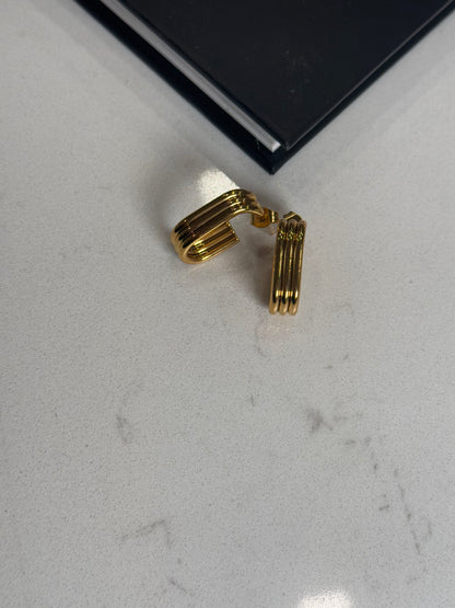 April earrings