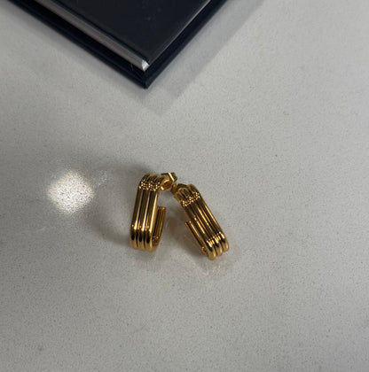April earrings