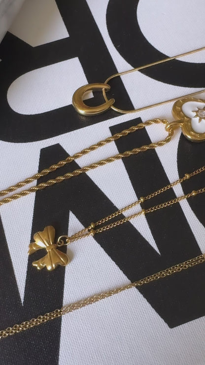 Corazon Necklace