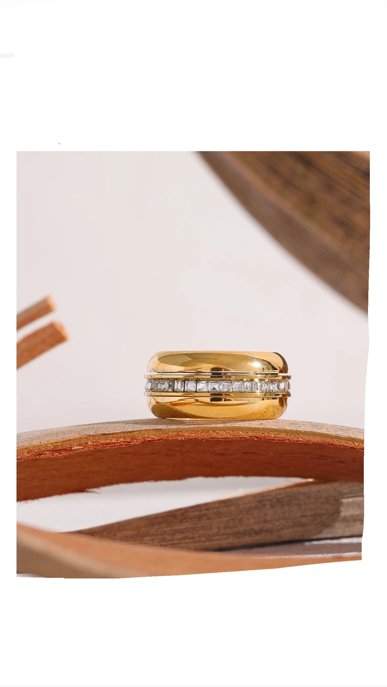 Glamour Ring